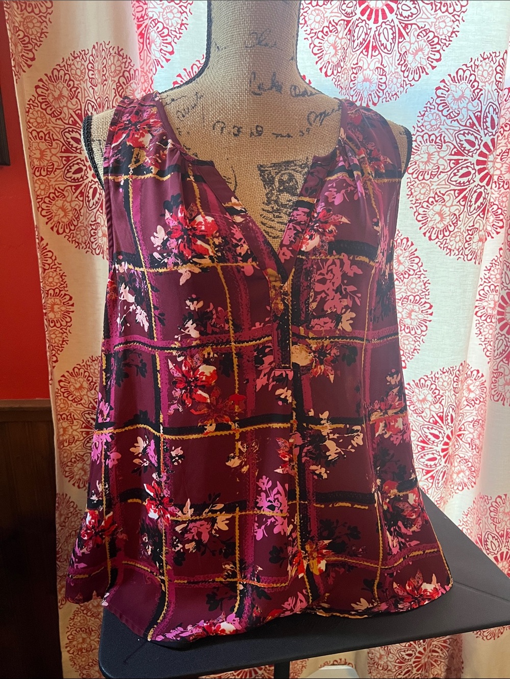 Candie's Burgundy Floral Plaid Sleeveless V-Neck Top